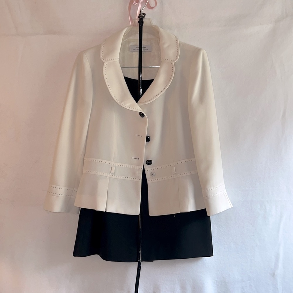 NWT Tahari 2pc SKIRT suit white and black SIZE 6